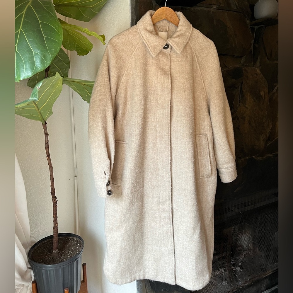 H&M Long Winter Overcoat. Oatmeal color. Women’s Medium.